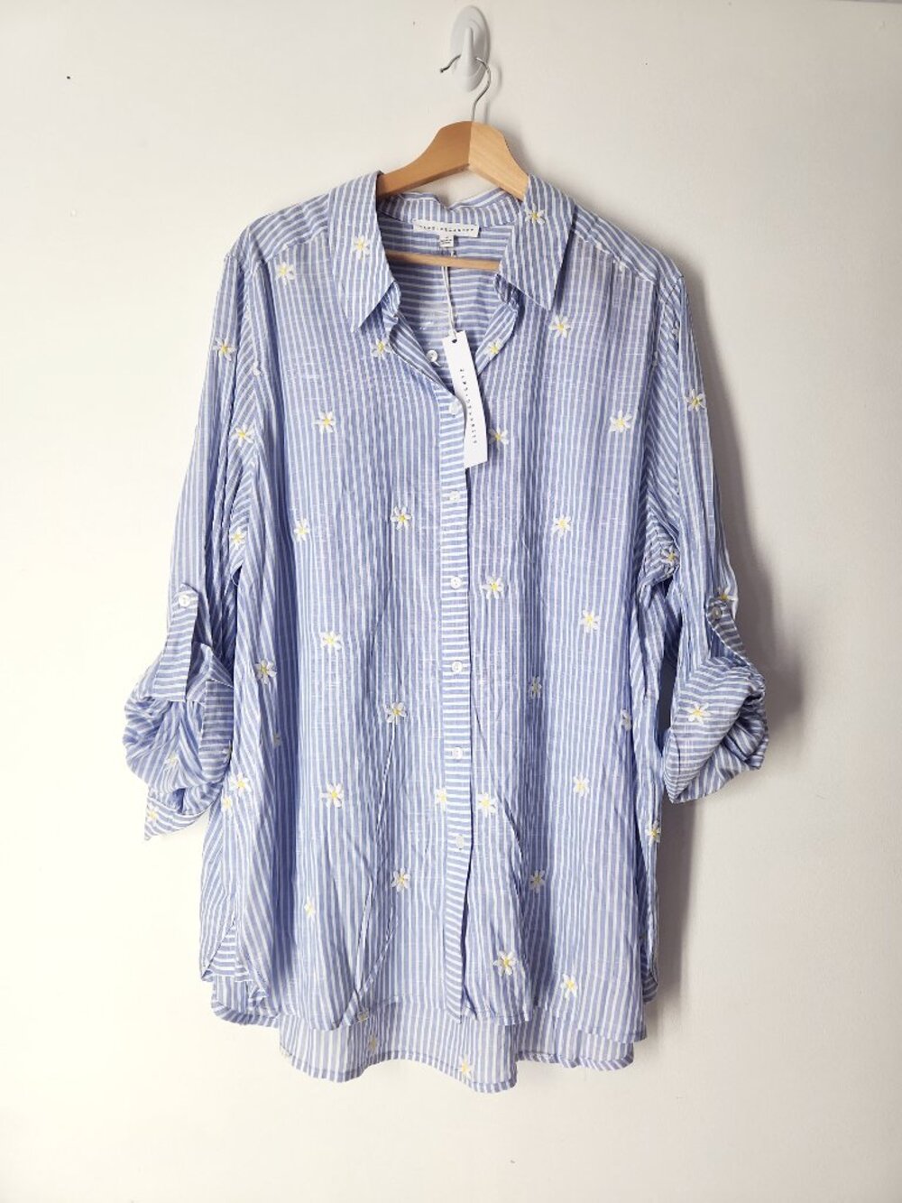 Blue white button down striped shirt floral daisy embroidery relax flowy fit 1X